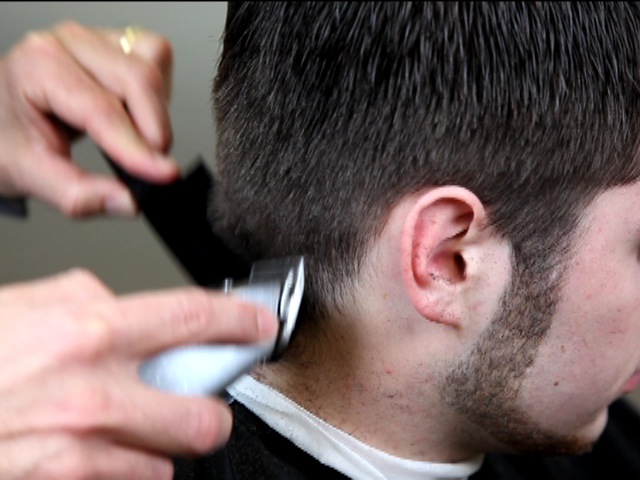 Làm sao để học cắt tóc nam nhanh ra nghề